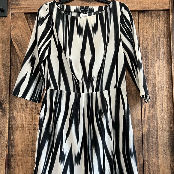 ‘MNG by Mango’ Abstract Black & White Dinner Dress - Picture 1 of 5